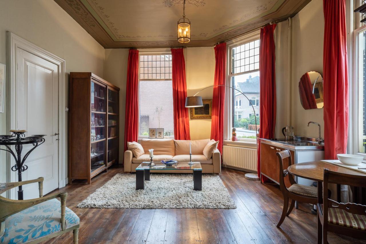 Huis Met De Leeuwenkoppen Dieren Bagian luar foto