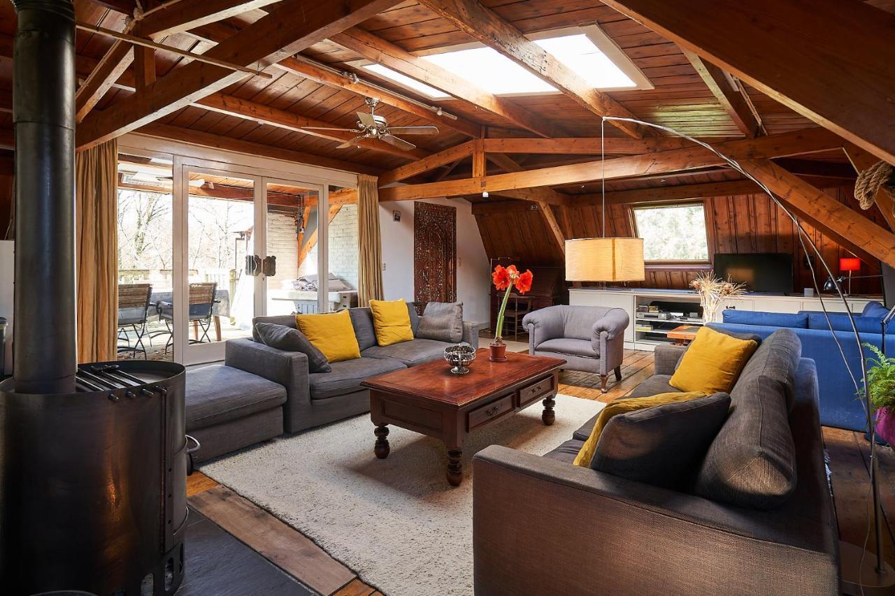 Huis Met De Leeuwenkoppen Dieren Bagian luar foto