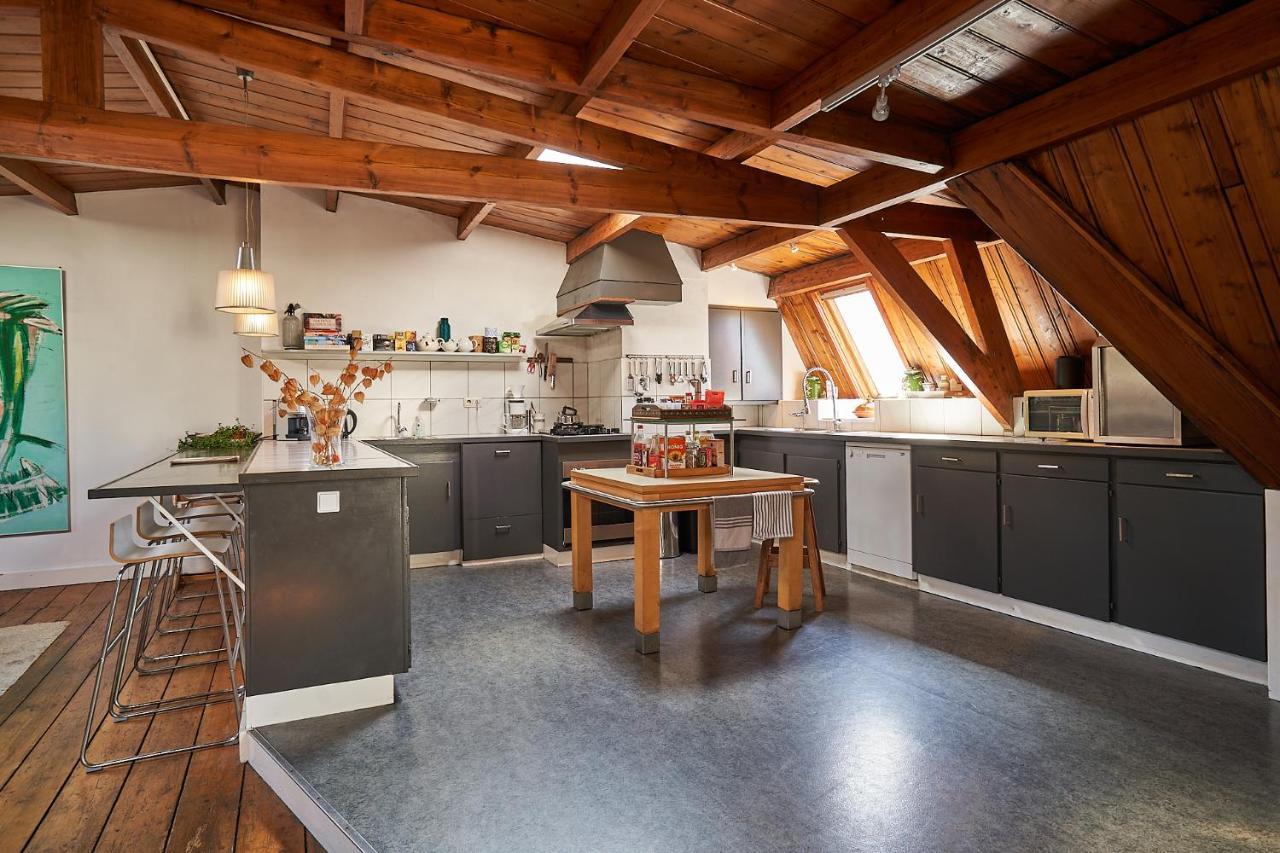 Huis Met De Leeuwenkoppen Dieren Bagian luar foto