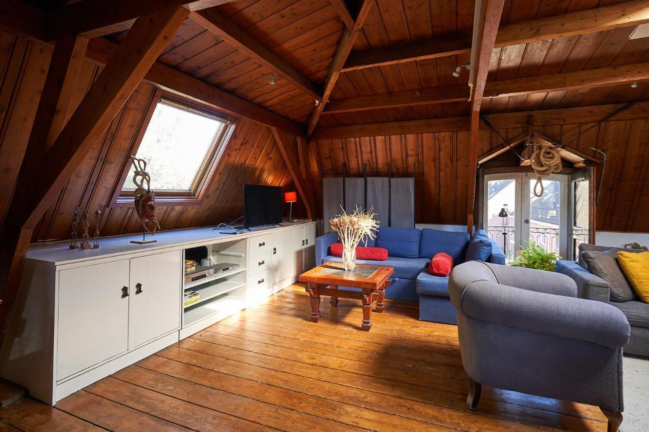 Huis Met De Leeuwenkoppen Dieren Bagian luar foto