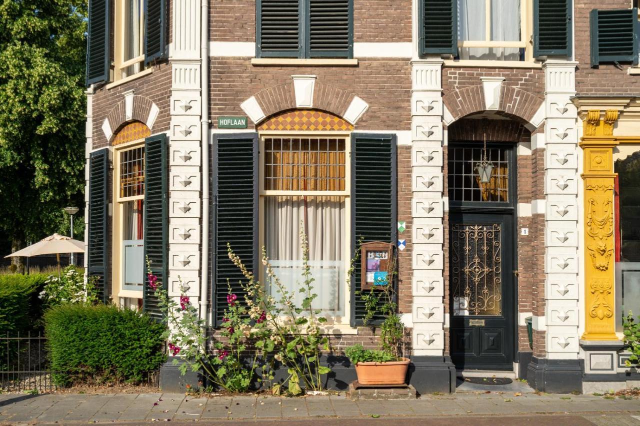 Huis Met De Leeuwenkoppen Dieren Bagian luar foto
